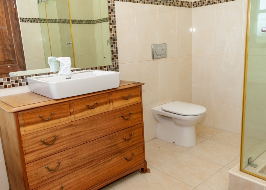 8 Bedroom Property for Sale in Colleen Glen Eastern Cape